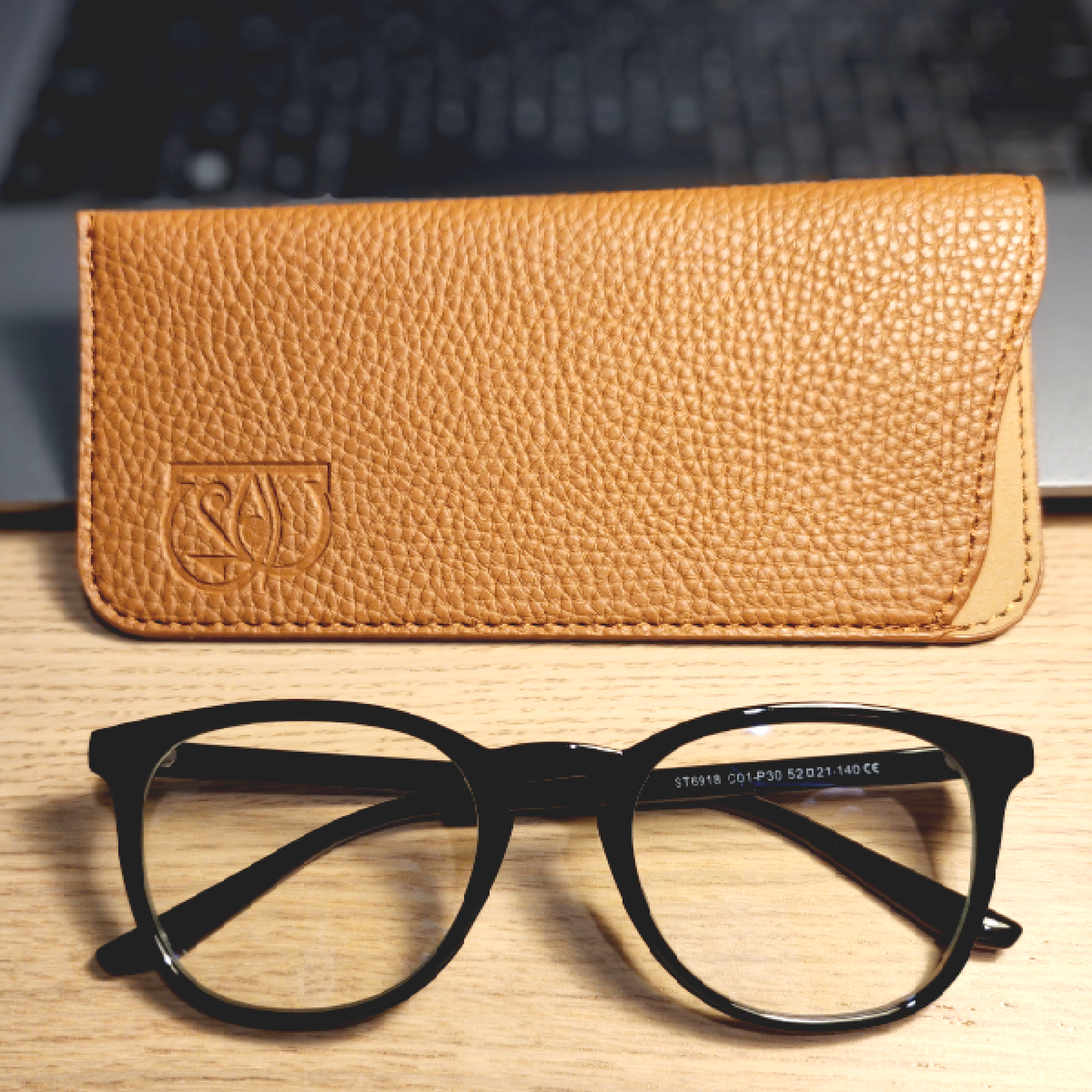 Bprotectedstore-Cai-Glossy Black-Blue Light Gaming Glasses-Lifestyle