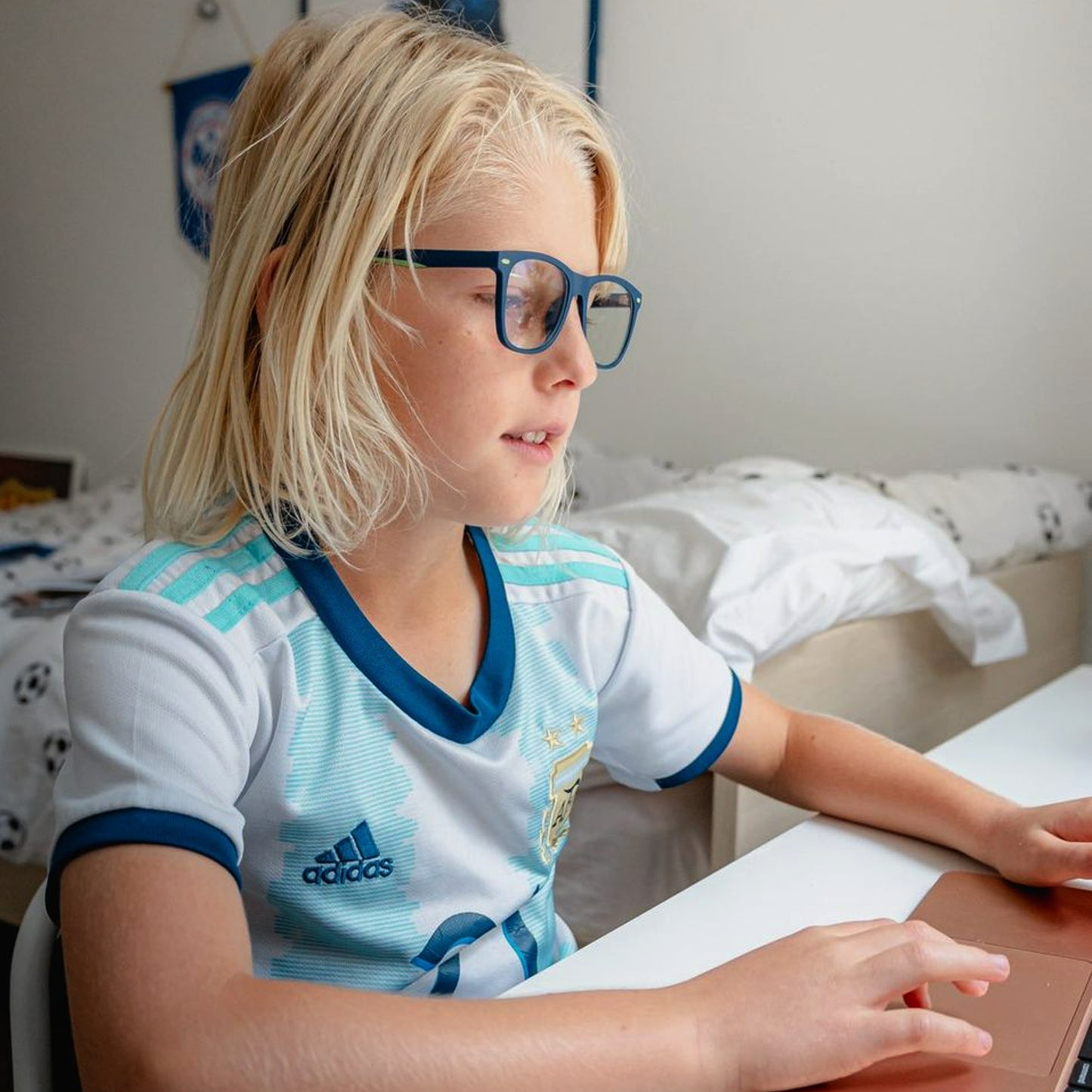 Bprotectedstore Tut Navy Blue Kids Blue Light Protection Glasses_Lifestyle