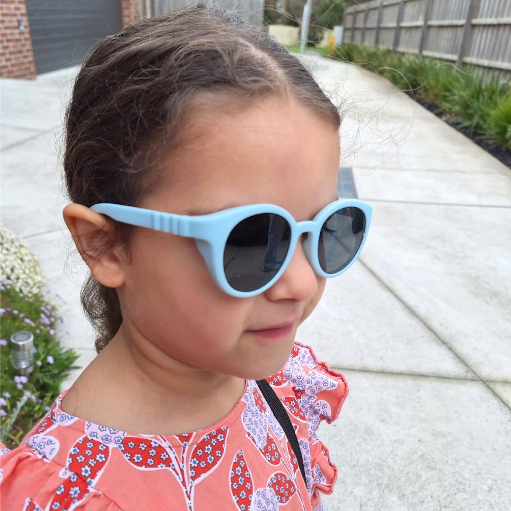 Bprotectedstore-sosy-polarized-toddler-sunglasses-aqua-Lifestyle2