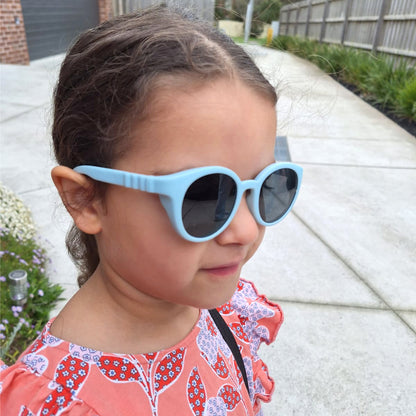 Bprotectedstore-sosy-polarized-toddler-sunglasses-aqua-Lifestyle2