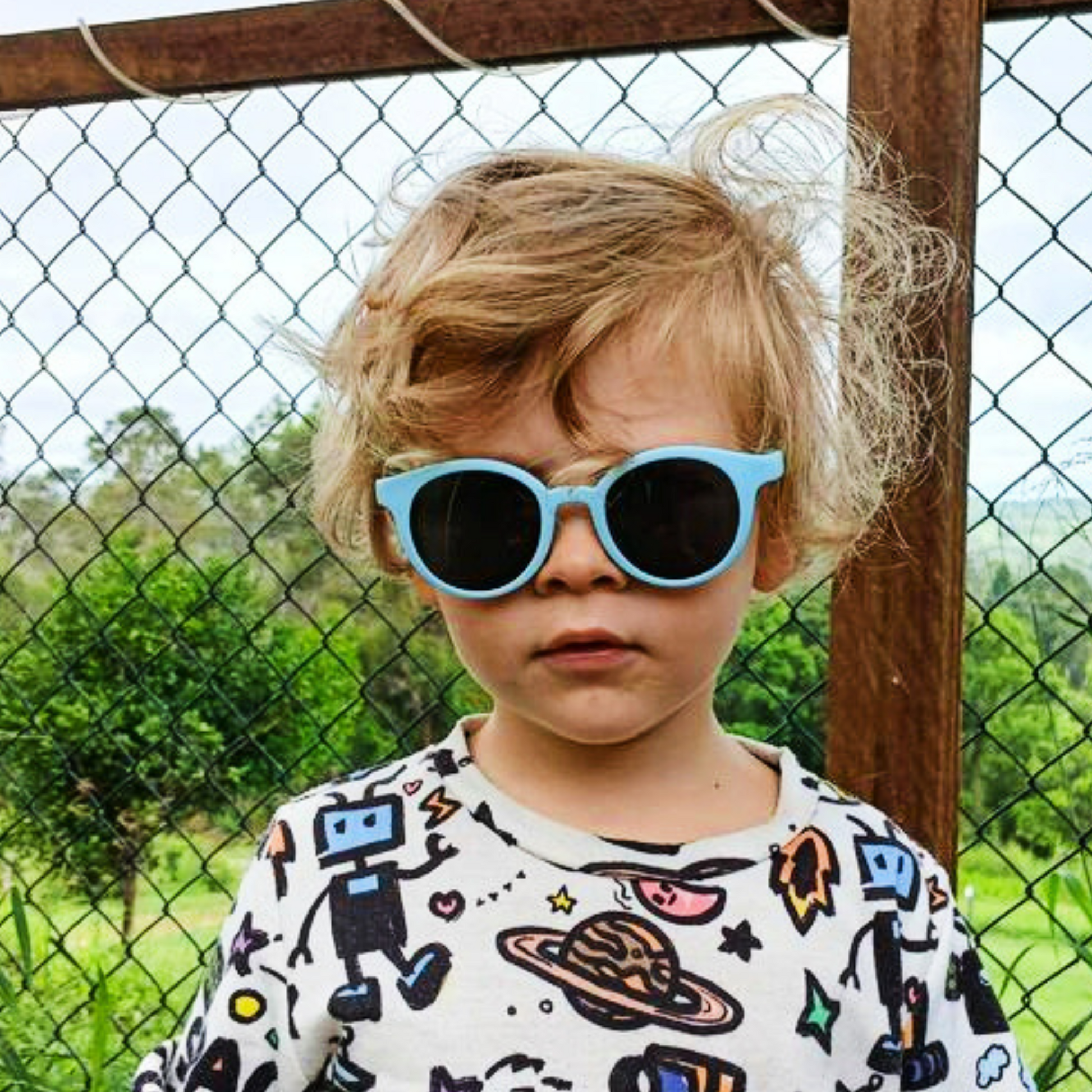 Bprotectedstore-sosy-polarized-toddler-sunglasses-aqua-_Lifestyle1