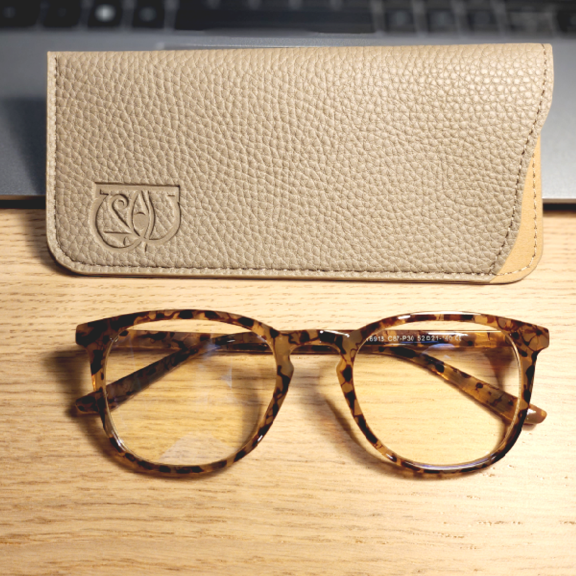 BprotectedstoreCaiLightTortoiseComputerGlasses-StylishComfortforWorkandPlay-LifeStyle